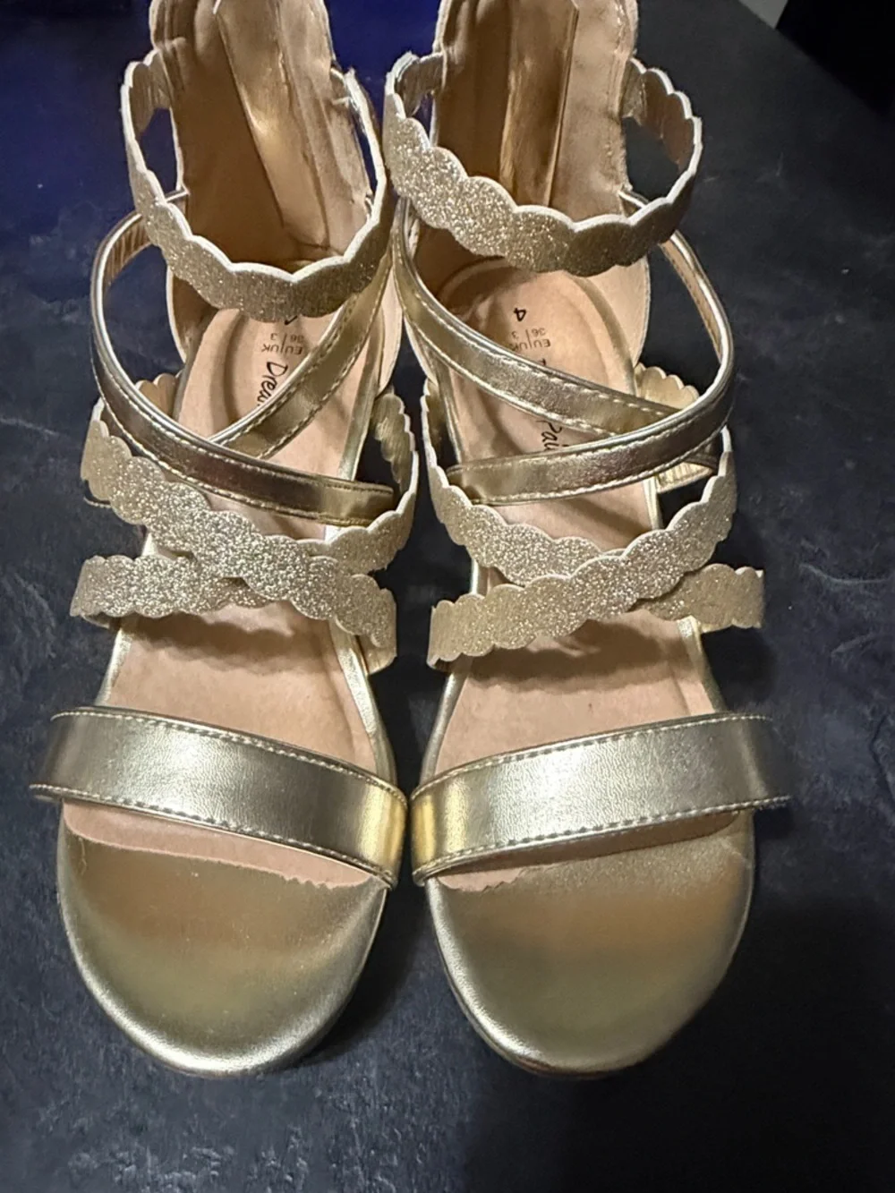 Dream Pairs Girls Gold Scalloped Glitter Strap Sandals
